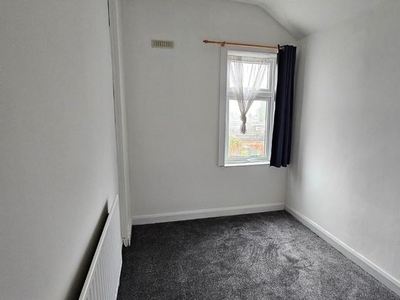 Terraced house to rent in Grove Road, Sparkhill, Birmingham B11