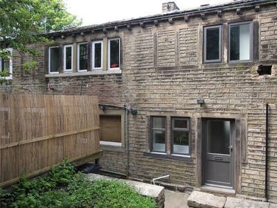 Terraced house to rent in Manchester Road, Linthwaite, Huddersfield, West Yorkshire HD7