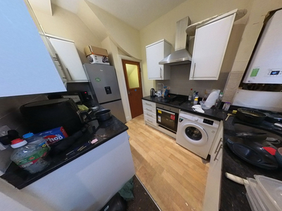 Terraced house to rent in Royal Park Mount, Leeds LS6