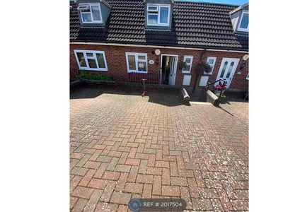 Terraced house to rent in Russell Close, Amersham HP6