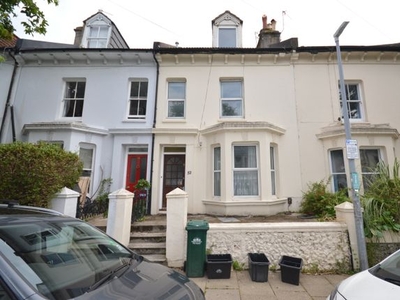 Terraced house to rent in Shaftesbury Road, Brighton BN1