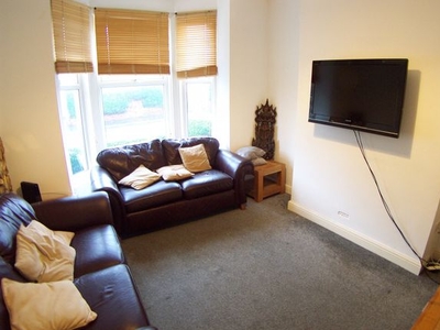 Terraced house to rent in Walmsley Road, Leeds LS6