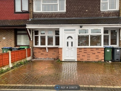 Terraced house to rent in Woodstock Close, Walsall WS5