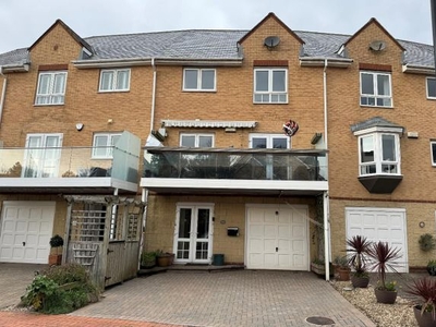 Town house for sale in Chandlers Way, Penarth CF64