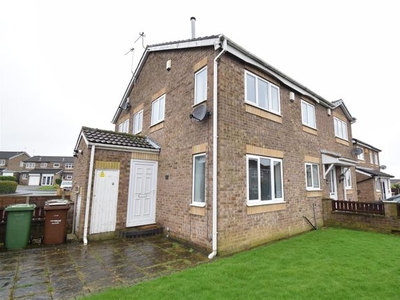 Town house to rent in Marston Walk, Altofts WF6