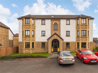 2 bed first floor flat for sale in South Gyle