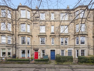 2 bed first floor flat for sale in Trinity