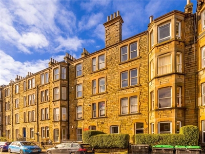 2 bed maindoor flat for sale in Shandon