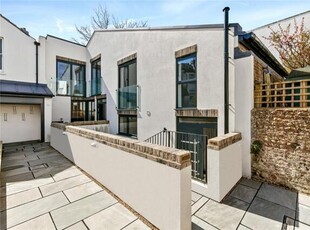 3 Bedroom Semi-detached House For Sale In Brighton, East Sussex