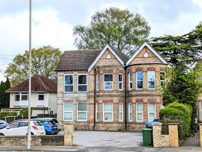1 Balmoral Road, Lower Parkstone, Poole, BH14 2 bedroom flat/apartment in Lower Parkstone