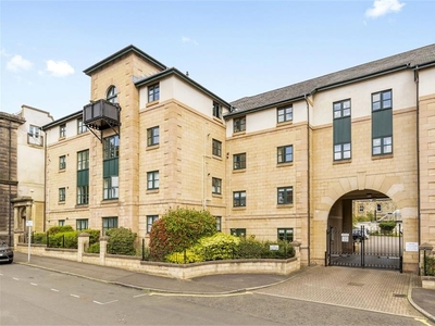 1 bed ground floor flat for sale in Newington