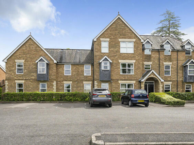 2 Bedroom Apartment For Sale In Guildford, Surrey