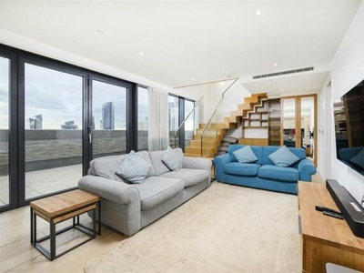 2 Bedroom Duplex For Rent In Yabsley Street, London