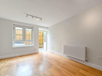 2 Bedroom Flat For Rent In Holloway, London