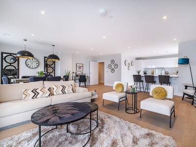 2 bedroom property for sale in Vision Point, Yelverton Road, London, SW11