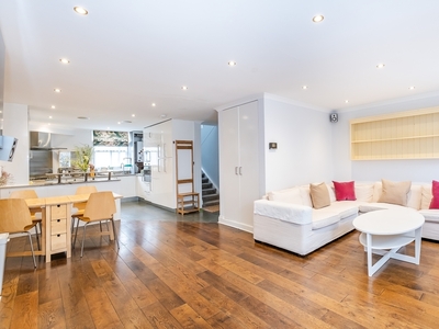 2 bedroom property to let in 31 Goodge Street Fitzrovia W1T