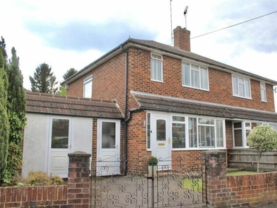 2 Bedroom Semi-detached House For Sale In Farnborough