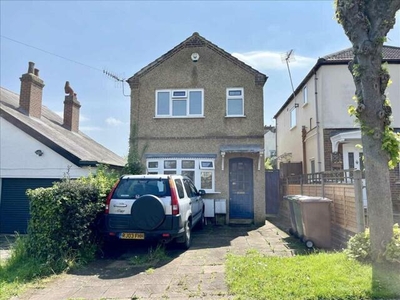 3 Bedroom Detached House For Sale In Bushey