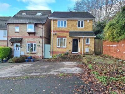 3 Bedroom Detached House For Sale In Thornhill