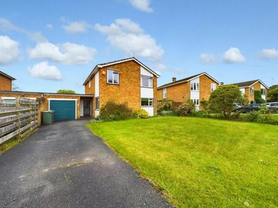 3 Bedroom Detached House For Sale In Whitchurch Hill