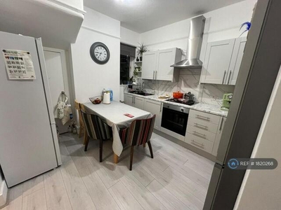 3 Bedroom End Of Terrace House For Rent In Sutton