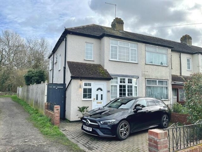 3 Bedroom End Of Terrace House For Sale In Chessington