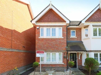 3 Bedroom End Of Terrace House For Sale In Hersham, Walton-on-thames