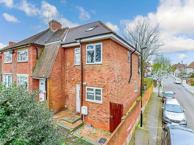 3 Bedroom End Of Terrace House For Sale In Shirley, Croydon