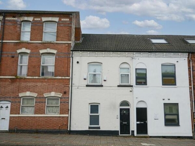 3 Bedroom Flat For Rent In Nottingham