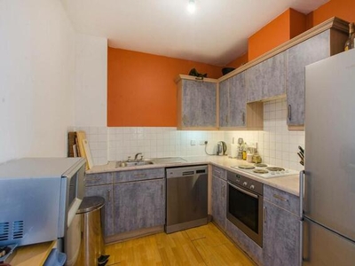 3 Bedroom Flat For Sale In Elephant And Castle, London