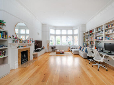 3 Bedroom Flat For Sale In
Notting Hill