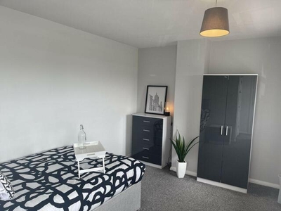 3 Bedroom Maisonette For Rent In Exeter, Devon