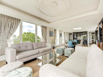 3 Bedroom Penthouse For Rent In Fulham, London