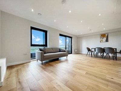 3 Bedroom Penthouse For Rent In Victoria Riverside, Leeds City Centre
