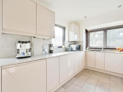 3 Bedroom Semi-detached House For Sale In Isle Of Dogs, London