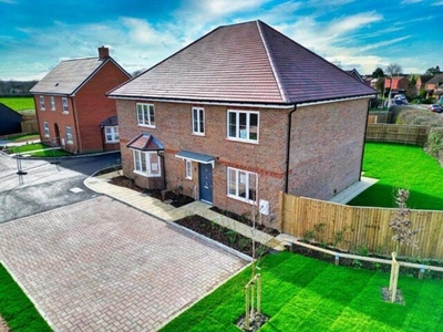 3 Bedroom Semi-detached House For Sale In Jubilee Close