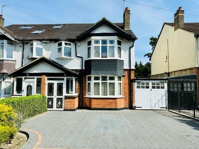 3 Bedroom Semi-detached House For Sale In Woodford Green, Essex
