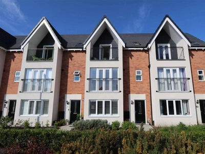 3 Bedroom Town House For Sale In Kew Meadows, Southport