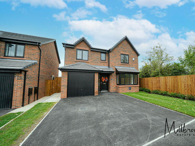 4 Bedroom Detached House For Rent In Manchester, Lancashire