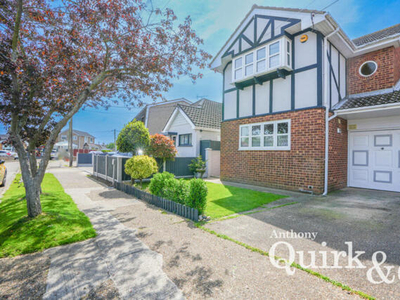 4 Bedroom Link Detached House For Sale In Canvey Island