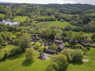 4 bedroom property for sale in Yew Tree Lane, Rotherfield, TN6