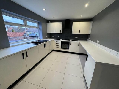 4 Bedroom Semi-detached House For Rent In Walmer Bridge, Preston