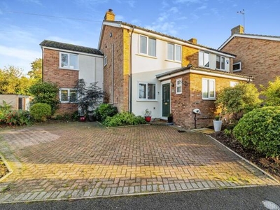 4 Bedroom Semi-detached House For Sale In Lidlington, Bedford