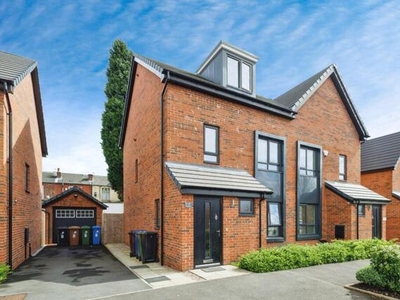 4 Bedroom Semi-detached House For Sale In Manchester, Greater Manchester