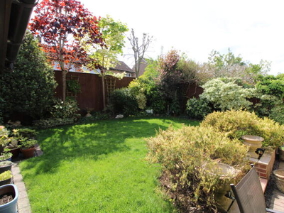 4 Bedroom Semi-detached House For Sale In Newbury