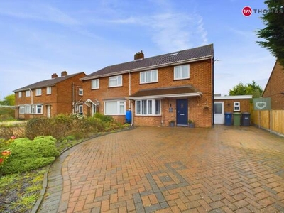 5 Bedroom Semi-detached House For Sale In St. Neots, Cambridgeshire