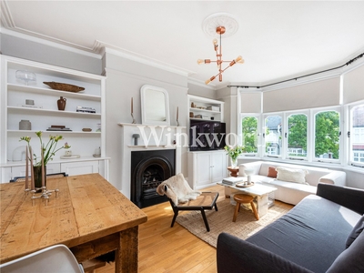 Caversham Avenue, London, N13 3 bedroom flat/apartment in London