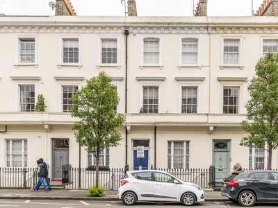 Flat in Lupus Street, Pimlico, SW1V