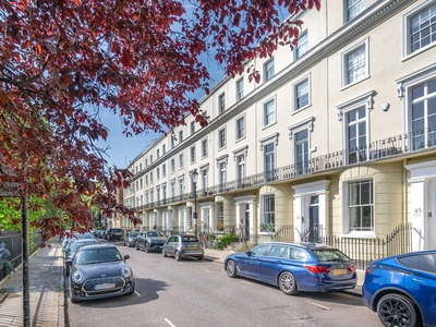 Flat in Norland Square, Notting Hill, W11