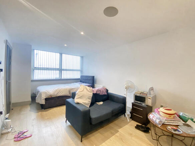 Studio Flat For Rent In Uxbridge